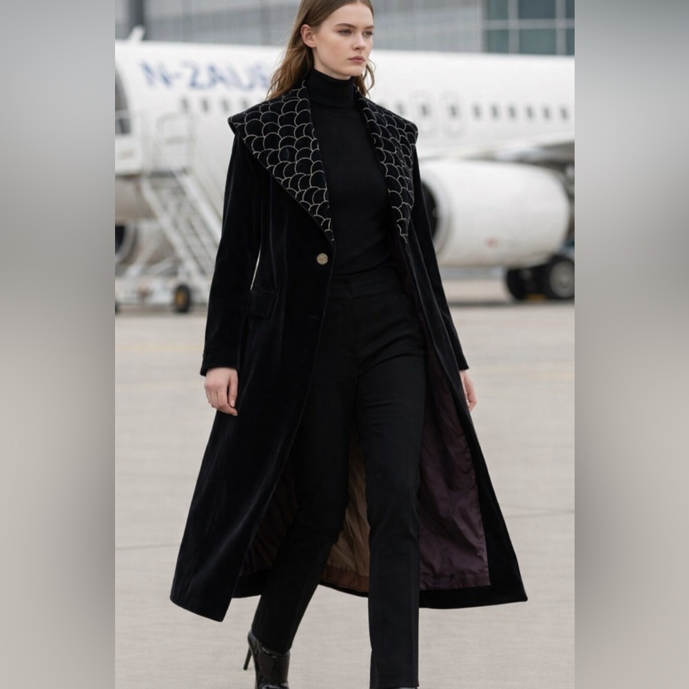 🔥 HOST PICK 🔥 Cattiva Long Velvet Coat Black Vintage L